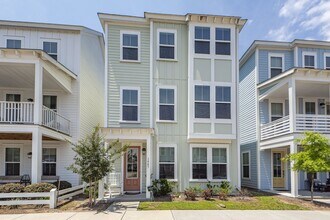 Building Photo - 3 Bedroom 2.5 Bath Single Family Home in Mixson