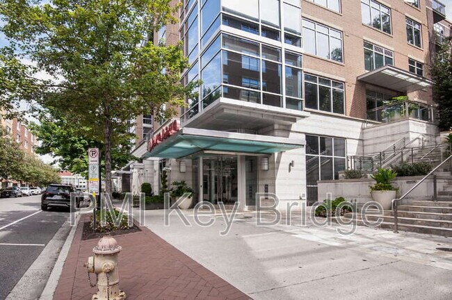 Building Photo - 2200 N Westmoreland St
