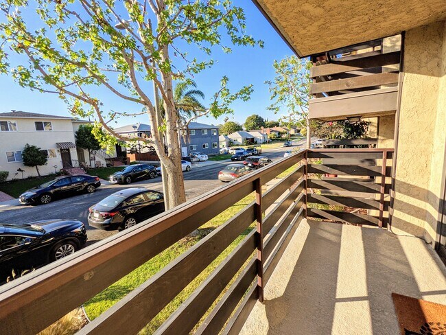 Balcony - 7836 Flight Ave