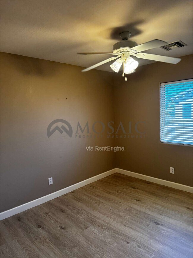 Building Photo - 3356 E Mayberry Ave