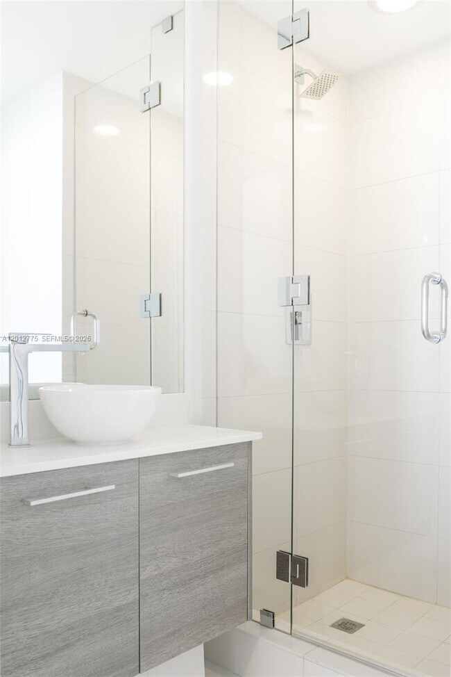 Building Photo - 650 NE 32nd St