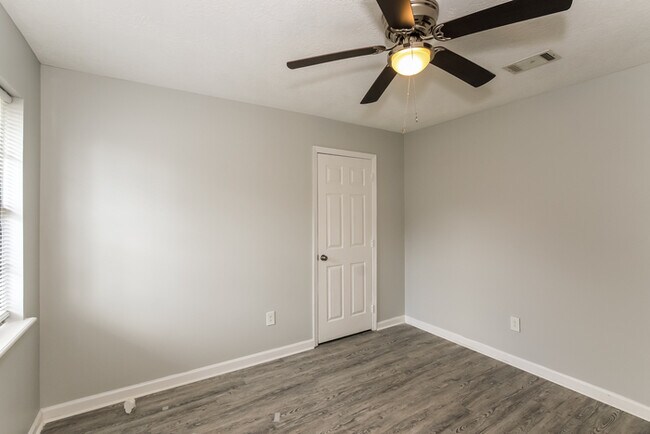 Building Photo - Spacious Brick Ranch in Hephzibah, GA