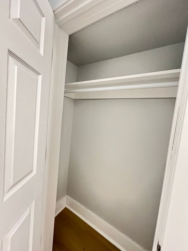 Building Photo - Renovated 3BR/1.5Bth House! Section 8 ONLY!!