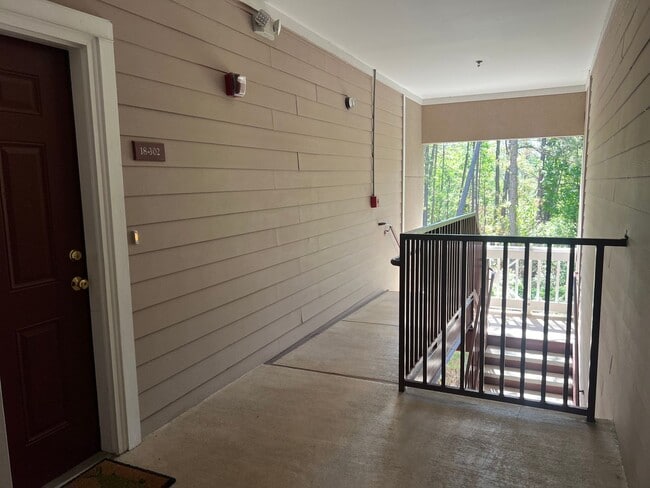 Building Photo - Beautifully Updated 3-Bedroom in Bridgepointe