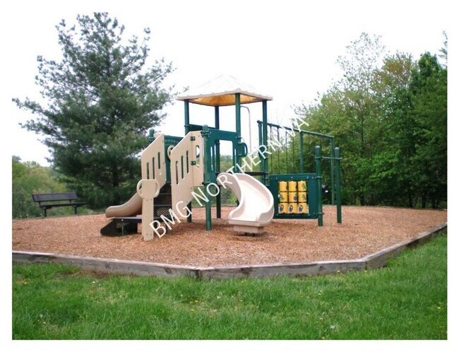 Building Photo - 12005 Ridge Knoll Dr