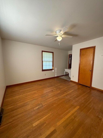 Building Photo - 4220 Oakridge Dr