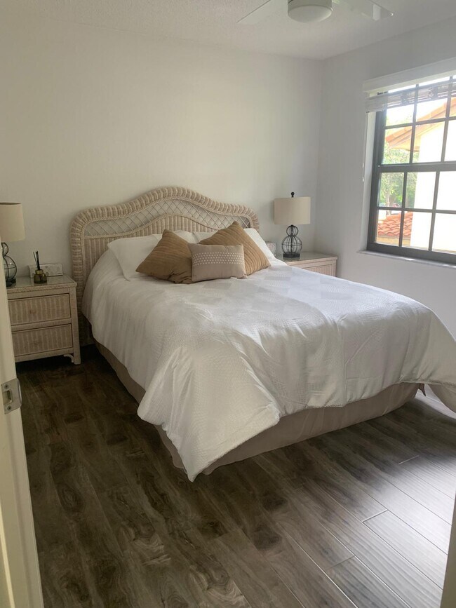 Building Photo - 7770 La Mirada Dr