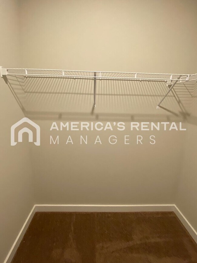 Building Photo - Spacious Home for Rent in Weaver AL... Ava...