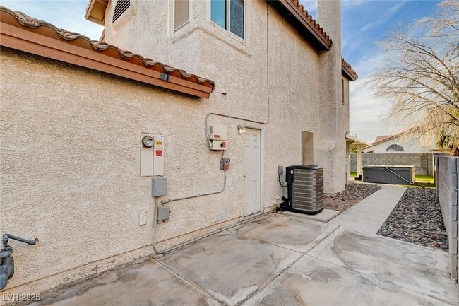 Building Photo - 446 Nettleton Cir