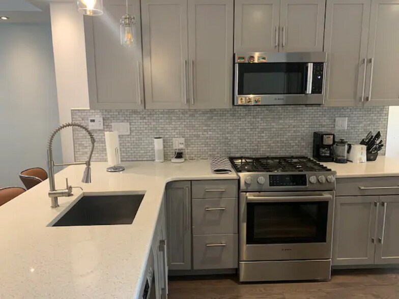 Building Photo - 2531 Kimball St