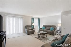 Building Photo - 7 Roundtree Ct