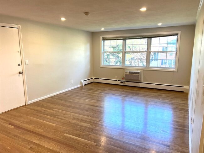 Building Photo - 4 Tara Dr