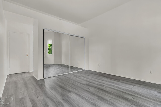 Building Photo - 180 W Lemon Ave