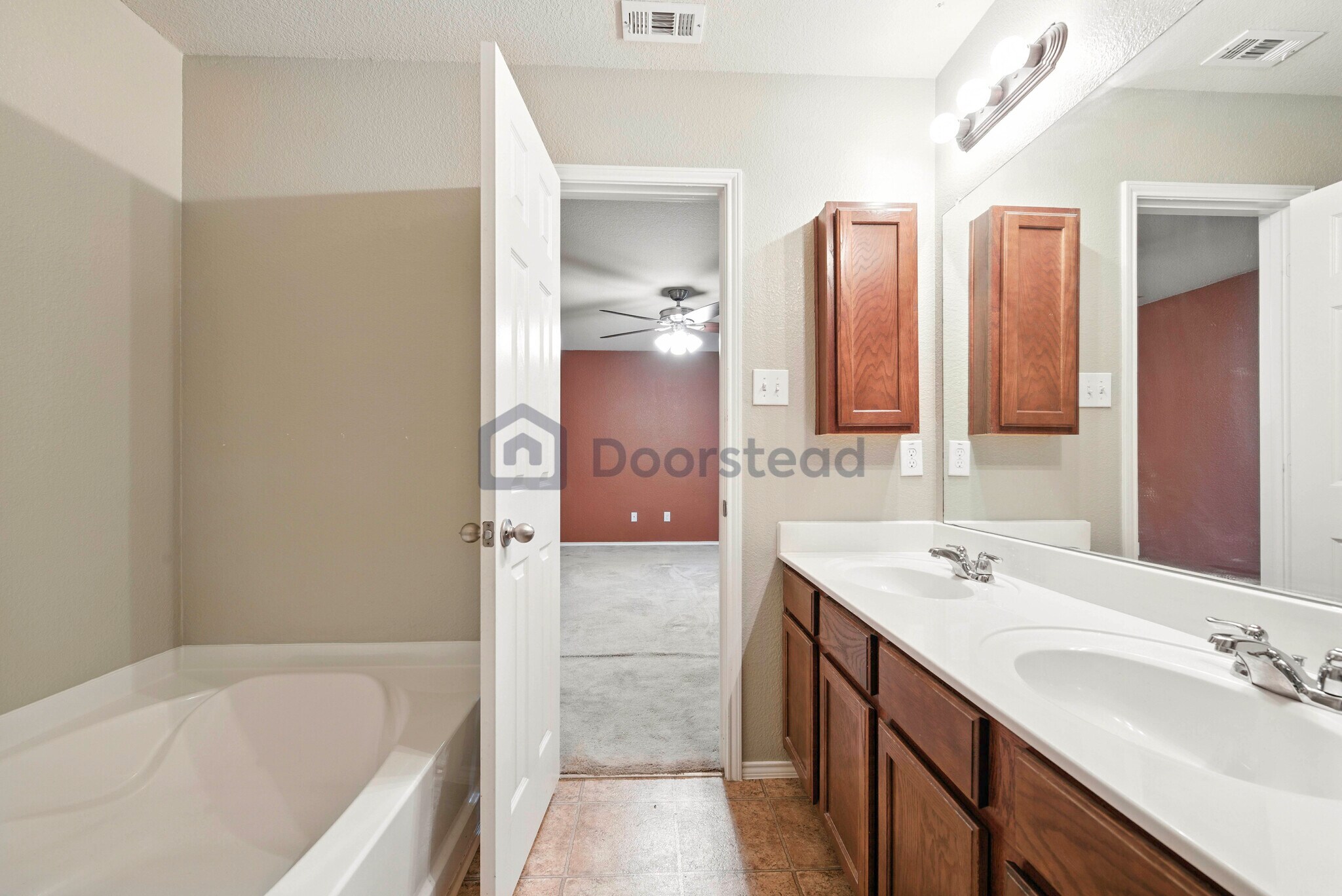 Building Photo - 12744 Northern Pine Dr