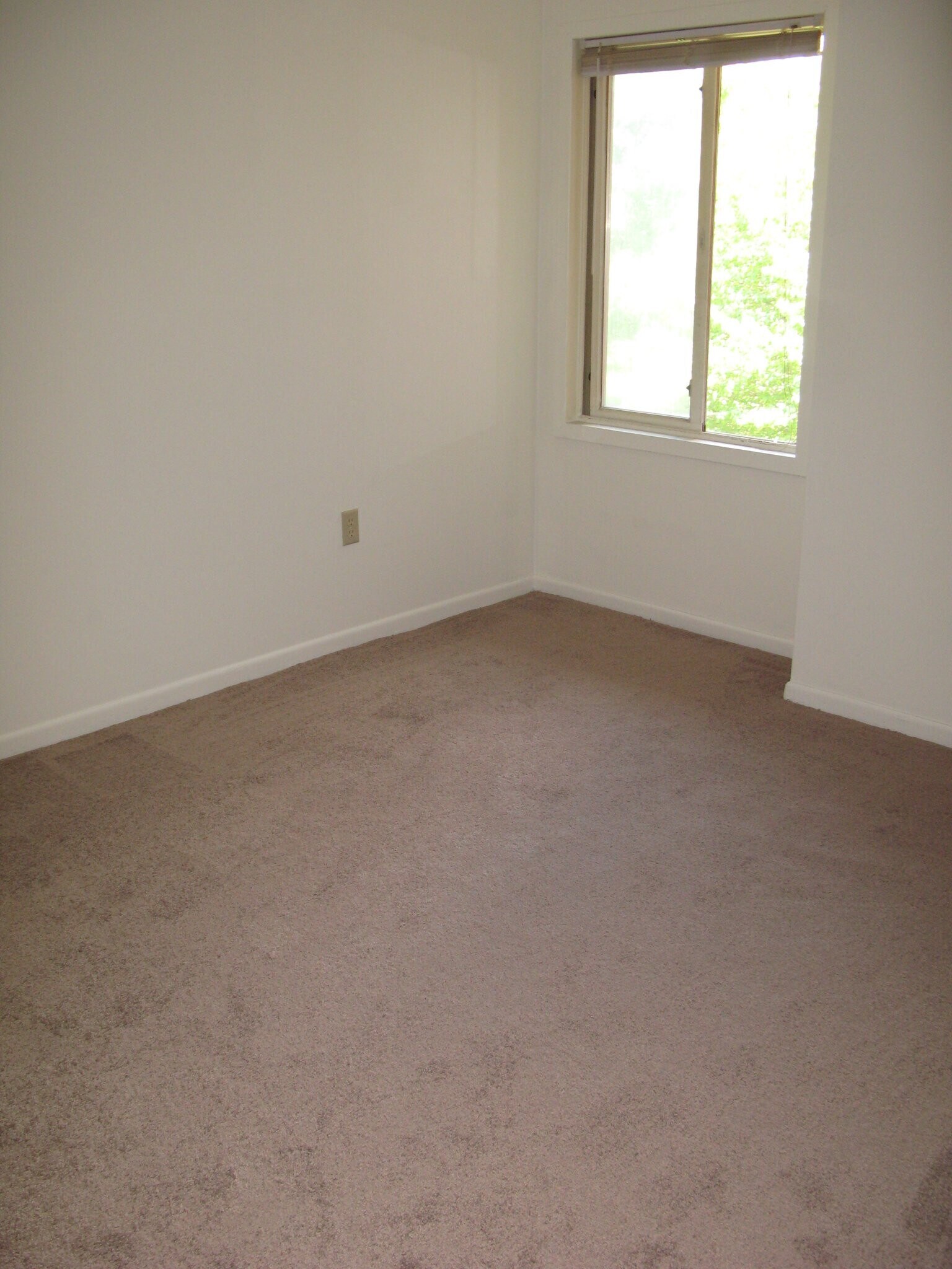 Building Photo - 121 Cluff Crossing Rd
