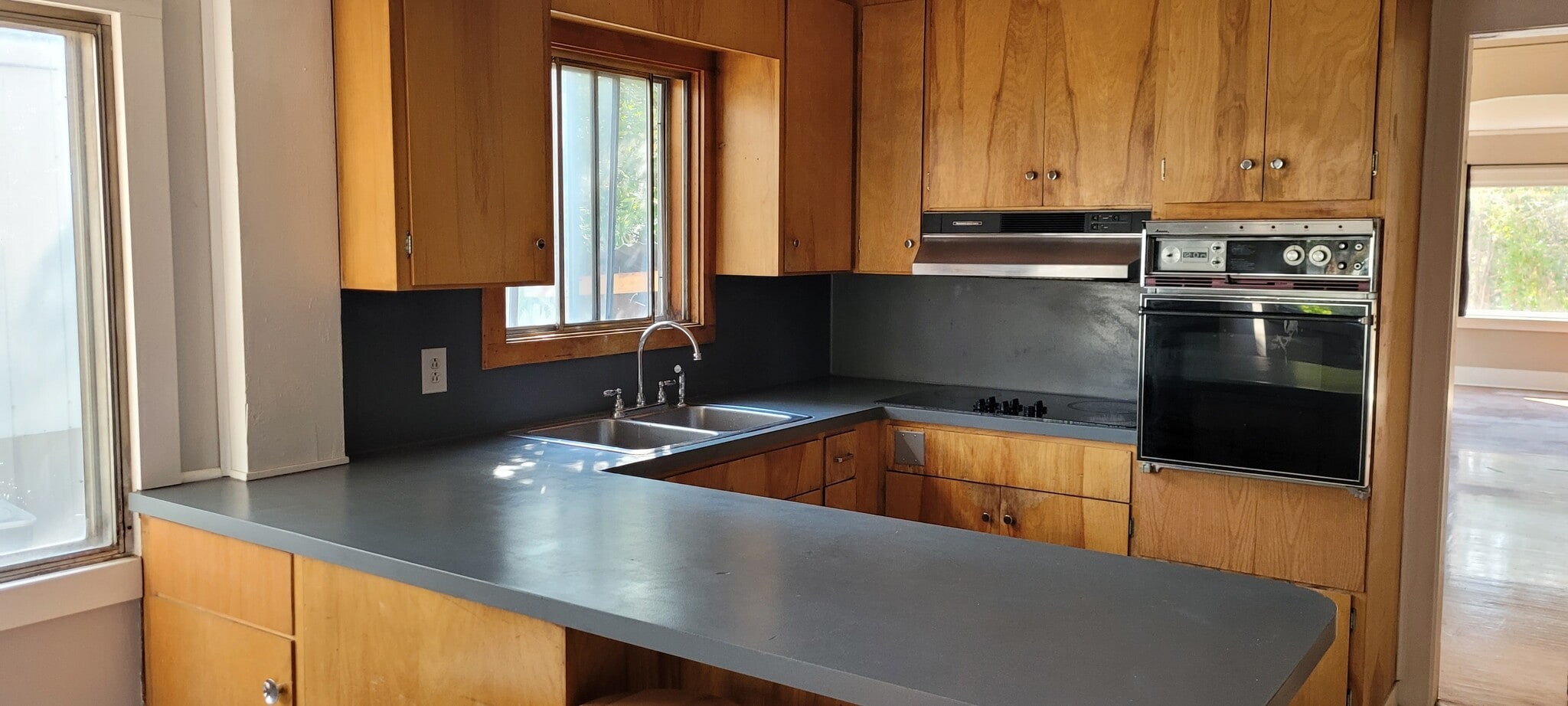 kitchen - 22 N 9th Ave