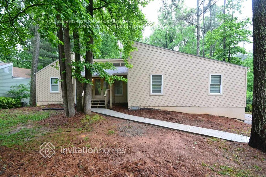 Primary Photo - 2965 Creek Park Dr
