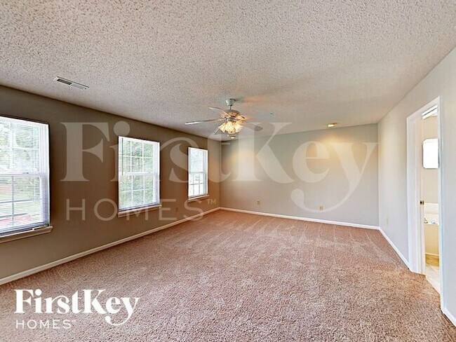 Building Photo - 10514 Blue Springs Ln