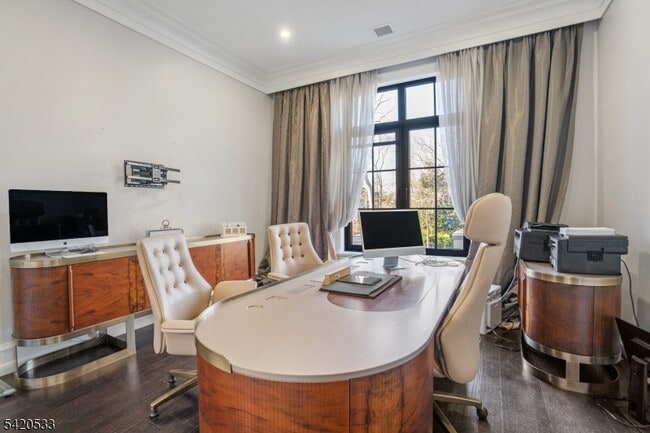 Building Photo - 6 Deer Trail Rd