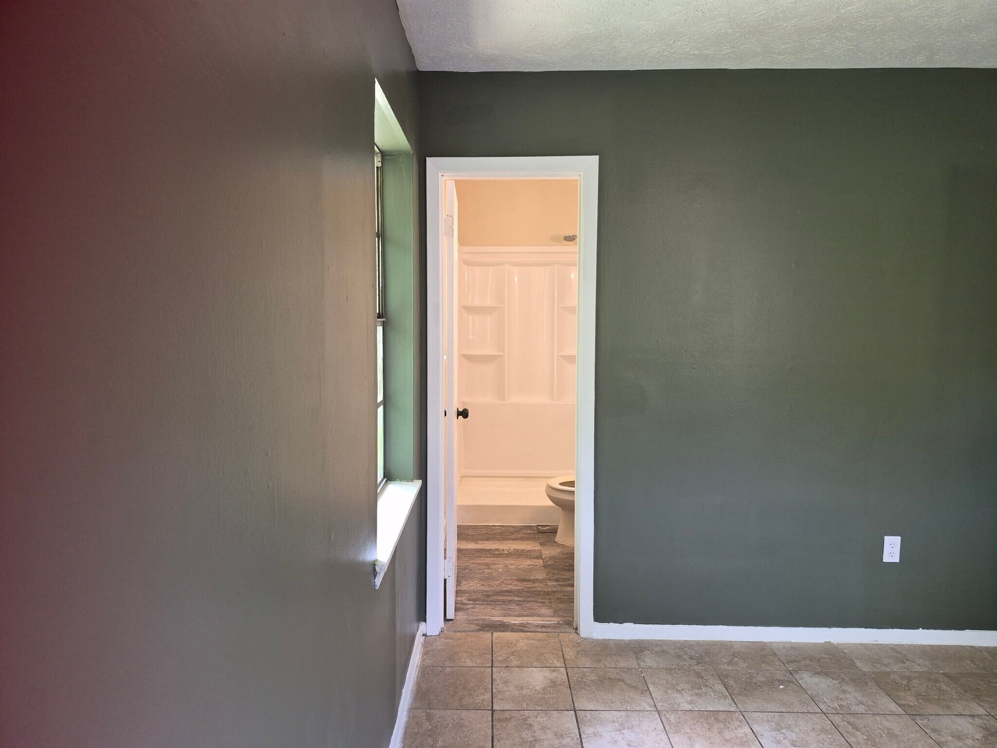 Building Photo - 5629 Queen Mary Ln