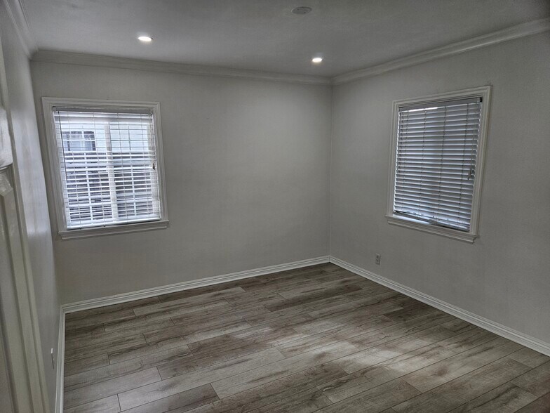 Building Photo - 8030 Lemona Ave