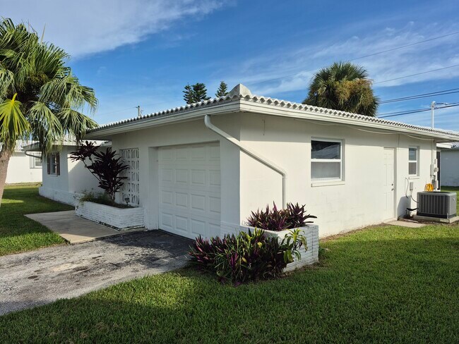 Building Photo - 14140 88th Ave