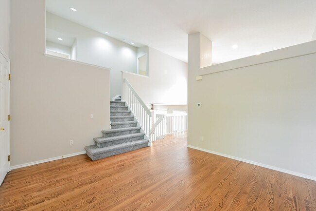 Building Photo - 9605 Parramatta Pl