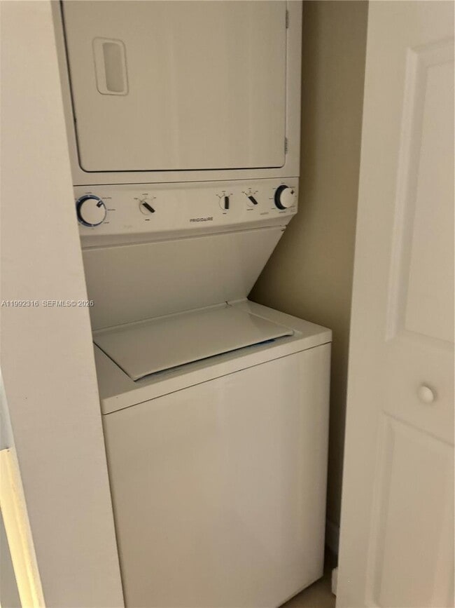 Building Photo - 8952 W 35th Ln