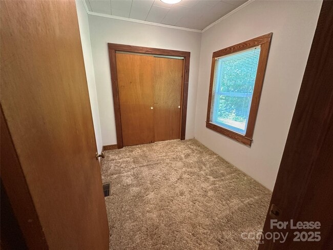 Building Photo - 4537 Burton Ln