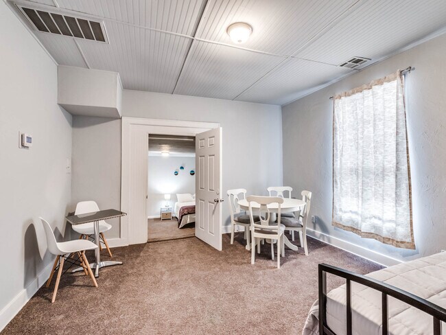 Building Photo - 1720 NW 30th St