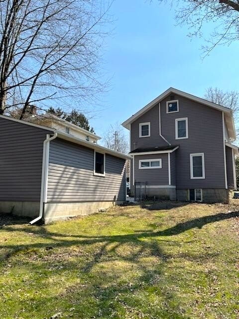 Building Photo - 347 High St