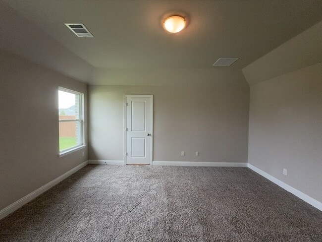 Building Photo - 612 Amenduni Ln