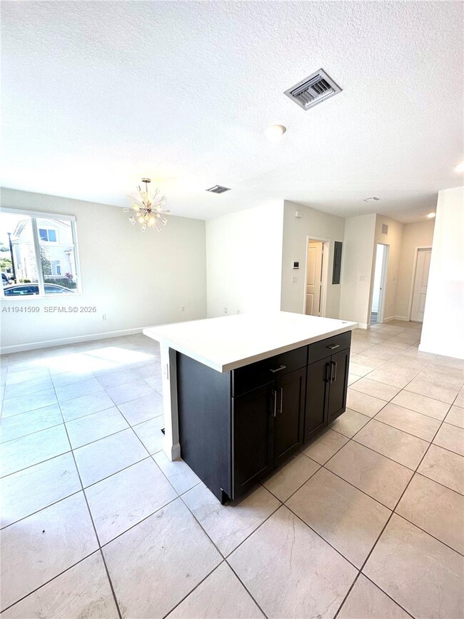 Building Photo - 2418 SE 10th St