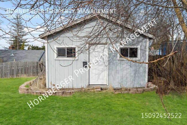 Building Photo - Beautifully Remodeled 4 Bed 2 Bath Single ...