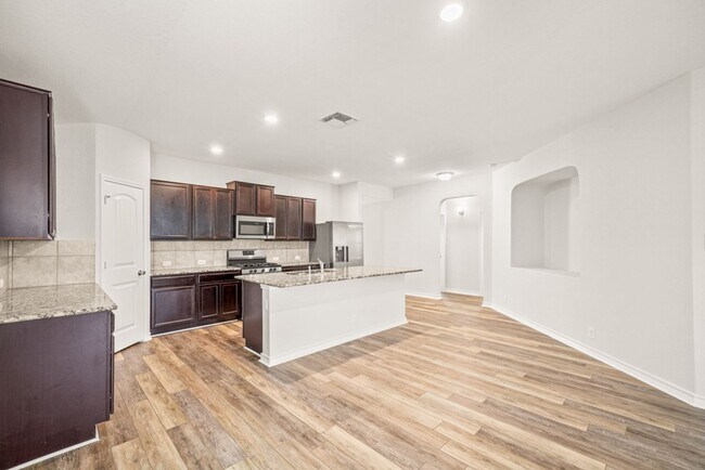 Building Photo - Single Story RedBird Ranch Rental! No Carp...