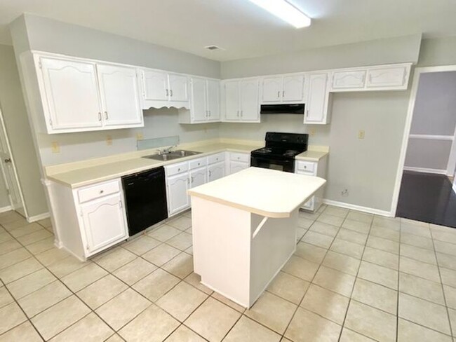 Building Photo - Now Leasing in Cordova, 4-Bedroom 2.5 Bath...