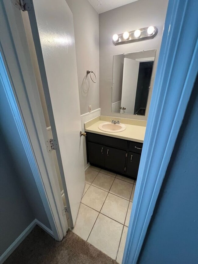 Building Photo - NOW AVAILABLE!!! Ranch 2 BEDROOM 2 BATHROO...