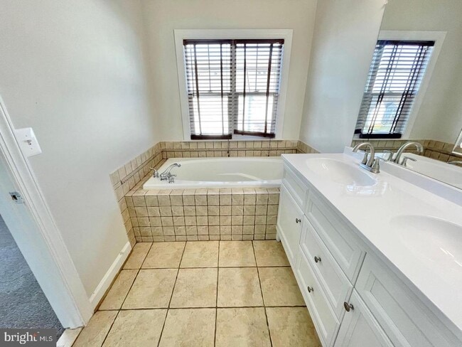 Building Photo - 8090 Whispering Wind Ln