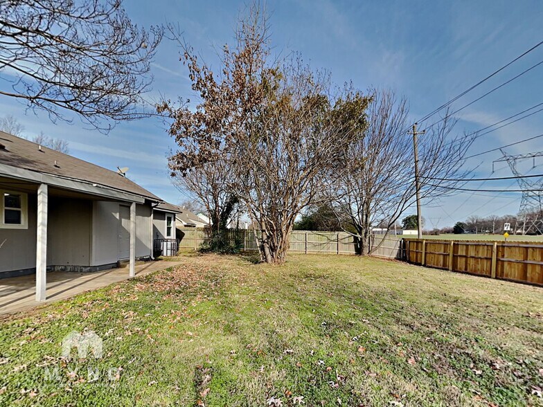 Building Photo - 4546 S Berrypick Ln