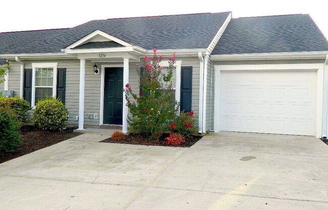 Primary Photo - 5254 Aruba Cir