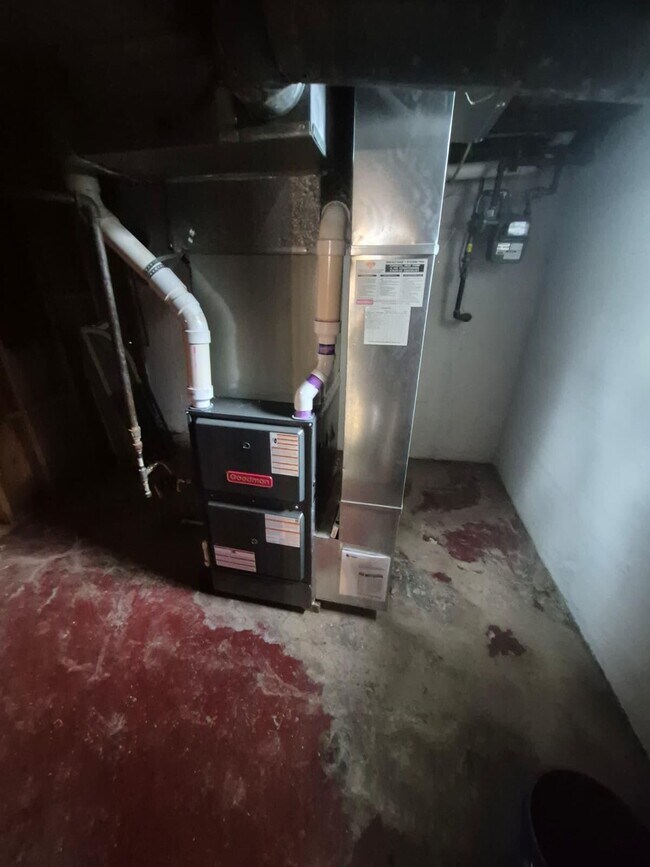 Building Photo - 2843 Ashland Ave