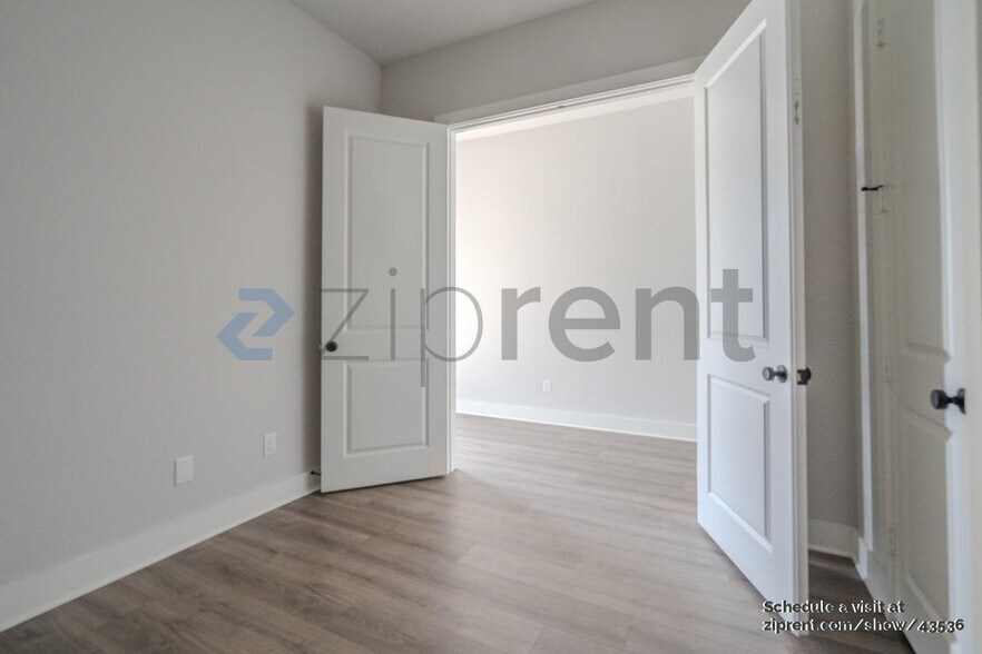 Building Photo - 4614 Redbud St