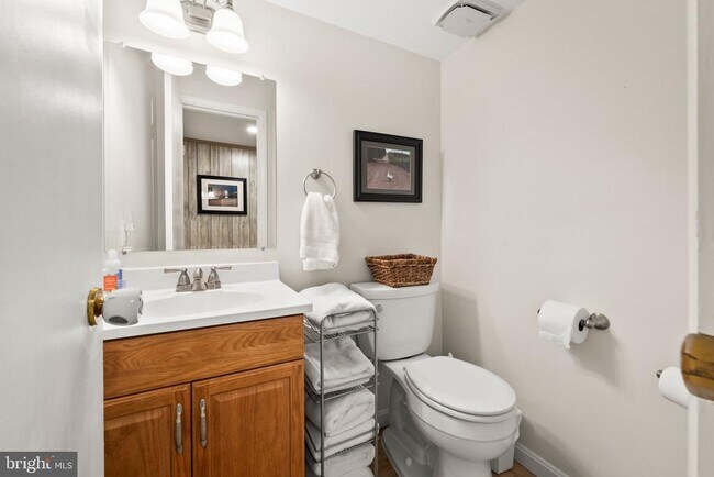 Building Photo - 10906 Carters Oak Way