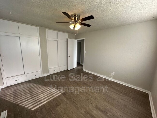 Building Photo - 209 Gill Dr