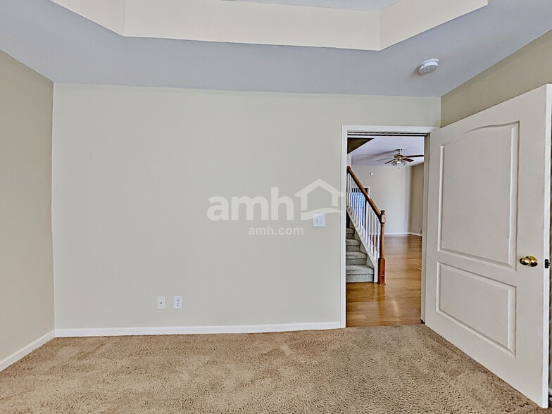 Building Photo - 1442 Saddle Brk