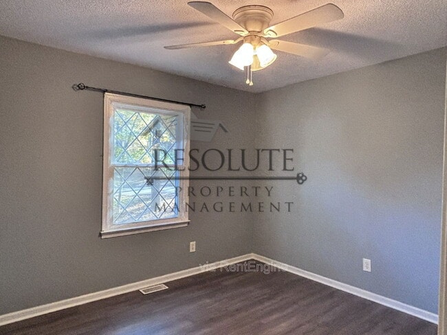 Building Photo - 1200 Brucemont Dr