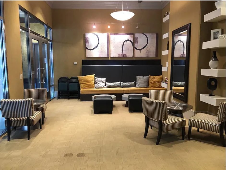 Building Photo - 309 Holland Ln