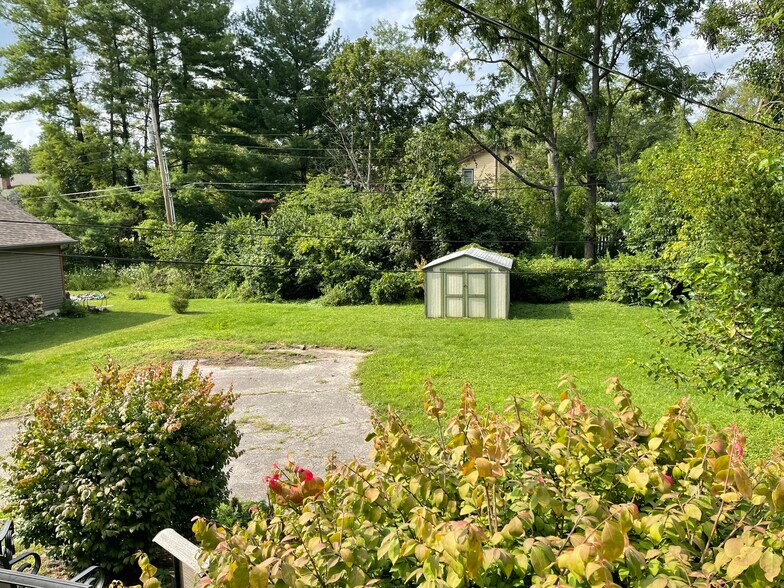 Building Photo - 425 E Wylie St