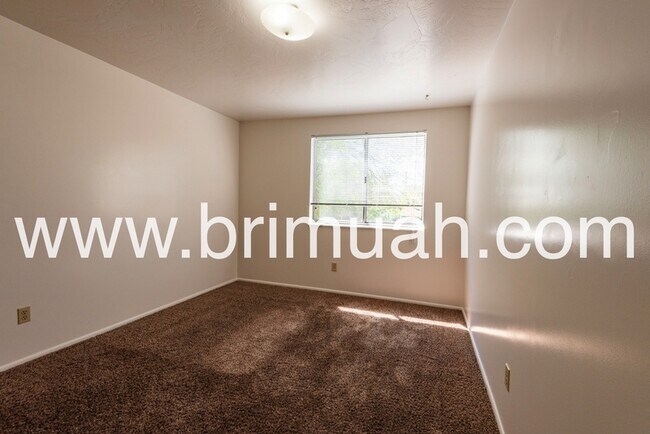 Building Photo - 4727 S 1300 E