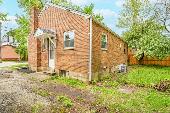 Building Photo - Charming 2-Bedroom Home in Dayton's Belmon...